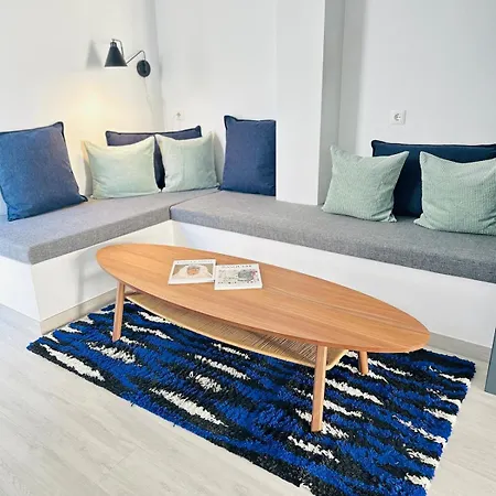 Luxury With Private Rooftop & Jacuzzi Apartment