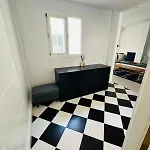 Apartment Luxury With Private Rooftop & Jacuzzi *
