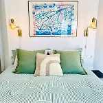 Apartment Luxury With Private Rooftop & Jacuzzi *