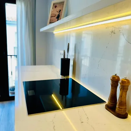 Luxury With Private Rooftop & Jacuzzi * Нерха