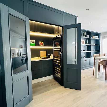 Luxury With Private Rooftop & Jacuzzi Нерха