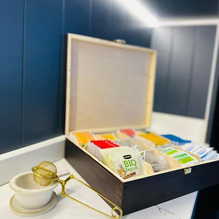 Luxury With Private Rooftop & Jacuzzi * Нерха