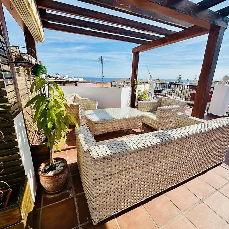 Daire Luxury With Private Rooftop & Jacuzzi Nerja