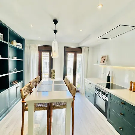 Luxury With Private Rooftop & Jacuzzi Appartamento Nerja