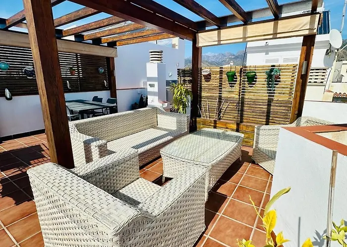 Luxury With Private Rooftop & Jacuzzi