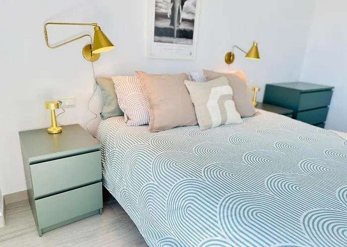 Luxury With Private Rooftop & Jacuzzi Нерха