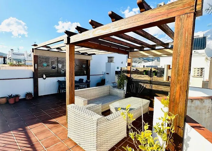 Luxury With Private Rooftop & Jacuzzi Апартаменты