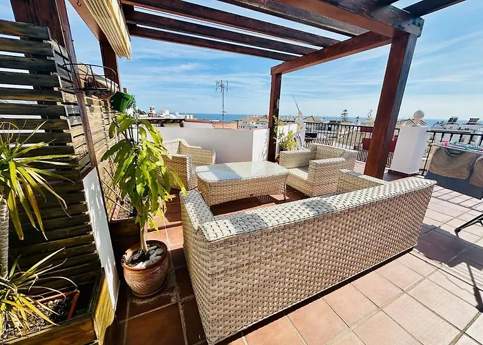 Апартаменты Luxury With Private Rooftop & Jacuzzi Нерха