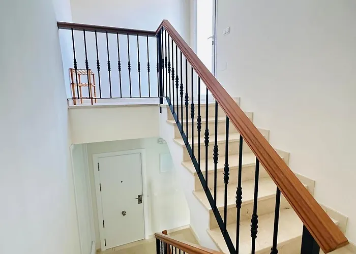 Luxury With Private Rooftop & Jacuzzi