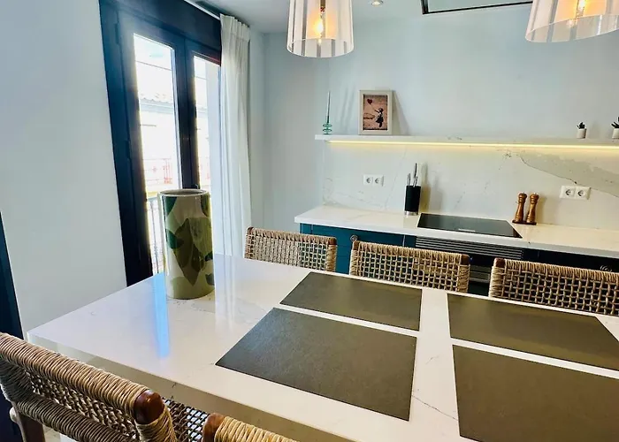 Luxury With Private Rooftop & Jacuzzi Нерха