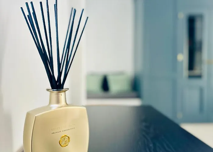 Luxury With Private Rooftop & Jacuzzi Апартаменты