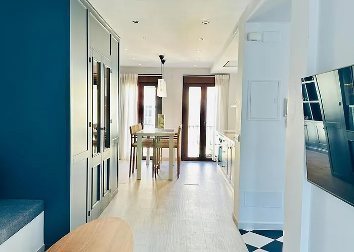 Luxury With Private Rooftop & Jacuzzi Нерха