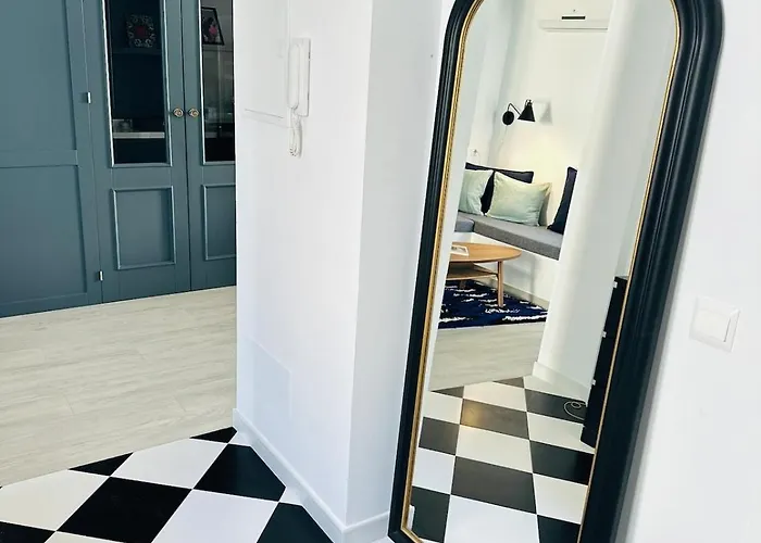 Luxury With Private Rooftop & Jacuzzi Апартаменты *