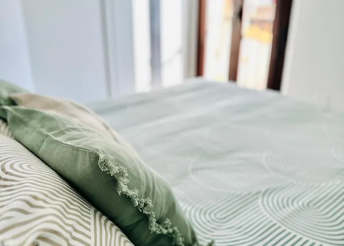 Luxury With Private Rooftop & Jacuzzi Апартаменты