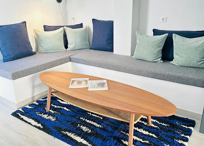 Luxury With Private Rooftop & Jacuzzi Апартаменты