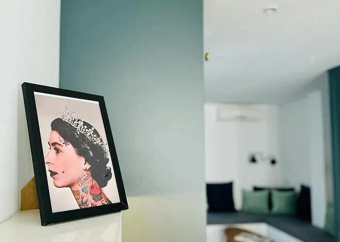 Luxury With Private Rooftop & Jacuzzi Апартаменты