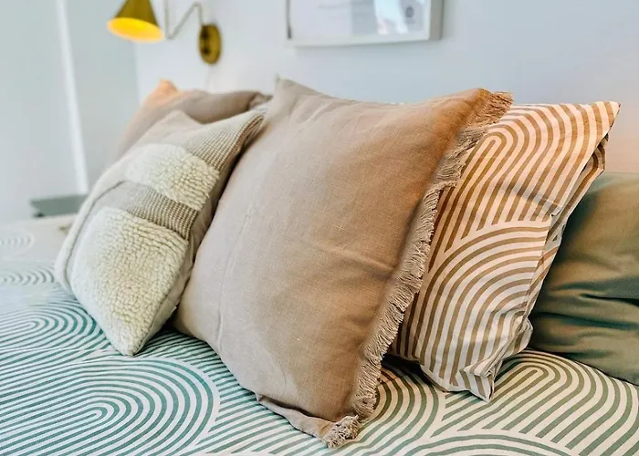 Luxury With Private Rooftop & Jacuzzi *