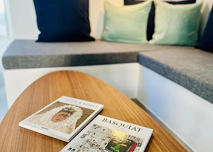 Апартаменты Luxury With Private Rooftop & Jacuzzi *