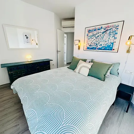 Luxury With Private Rooftop & Jacuzzi Daire Nerja